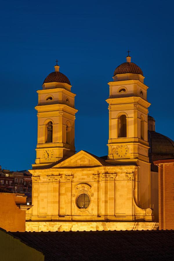 Urban Karalis By Accomodo Cagliari Esterno foto